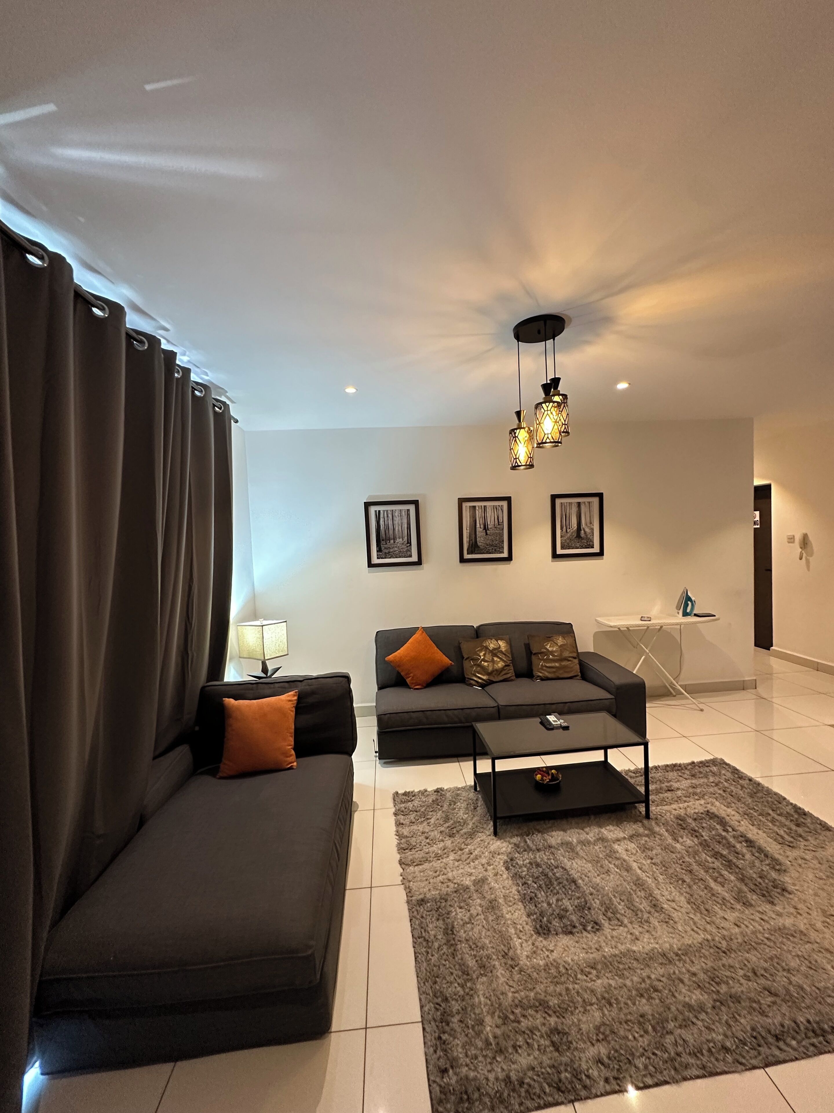 익스클루시브 스위트, 침실 3개, 반려동물 동반 가능, 수영장 전망 | 고급 침구, 메모리폼 침대, 객실 내 금고, 각각 다른 스타일의 인테리어