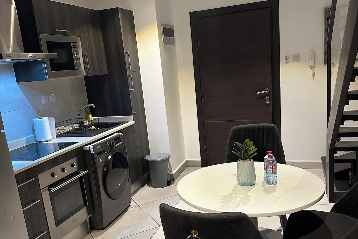 Luxury-Maisonette, 1 Schlafzimmer, Haustiere gestattet, Poolblick | Zimmersafe, Schreibtisch, laptopgeeigneter Arbeitsplatz