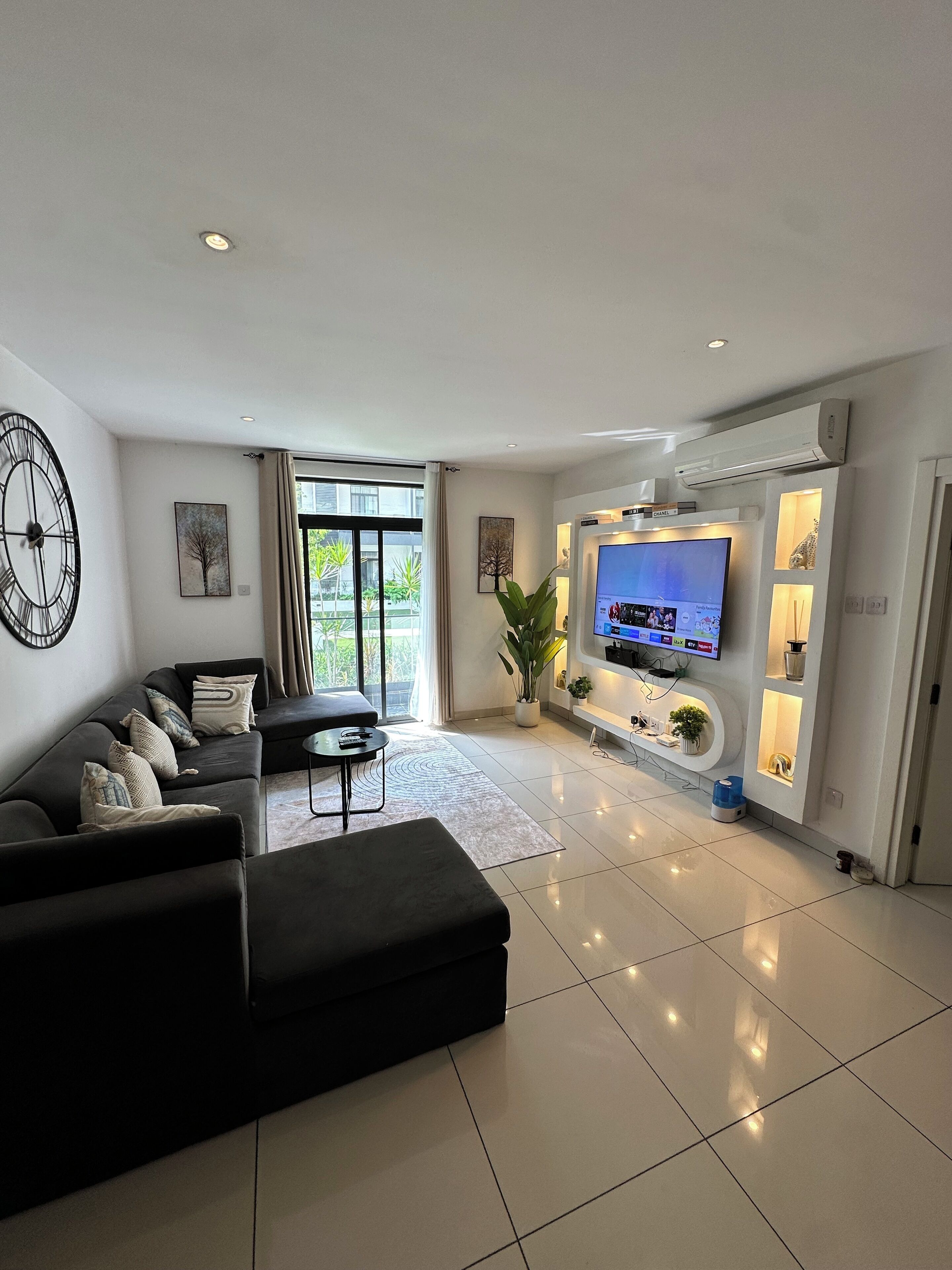 50-inch Smart TV with satellite channels, Netflix, Hulu