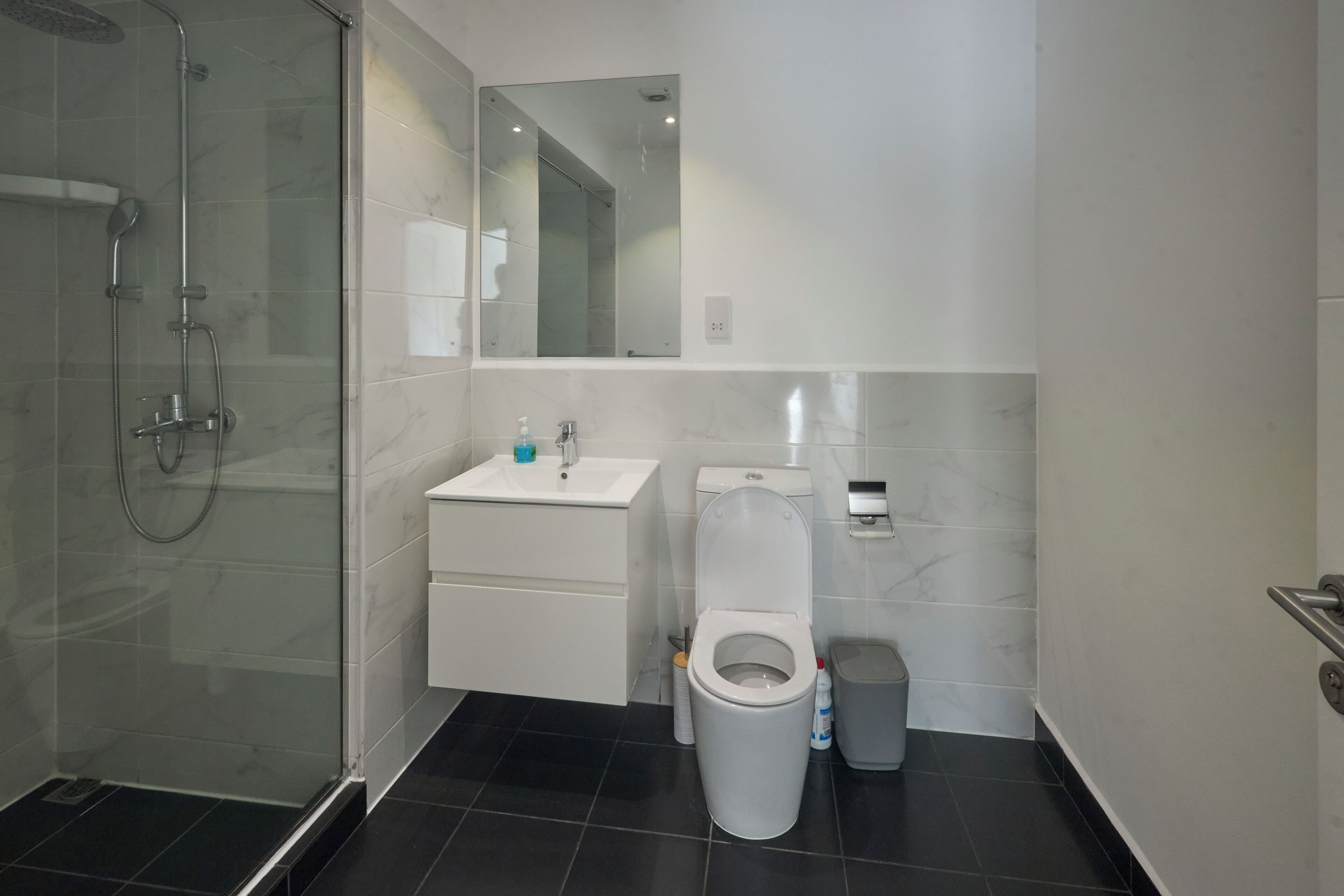 Exclusive Suite, 3 Bedrooms, Non Smoking, Ensuite | Bathroom | Shower, rainfall showerhead, free toiletries, towels