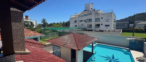 Casa luxo, acesso à piscina, vista para a piscina | Piscina | 2 piscinas externas, espreguiçadeiras