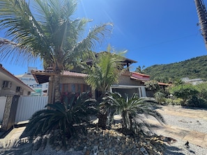 Front of property - Casa Luxo da Praia - Ponta das Canas (Florianópolis)