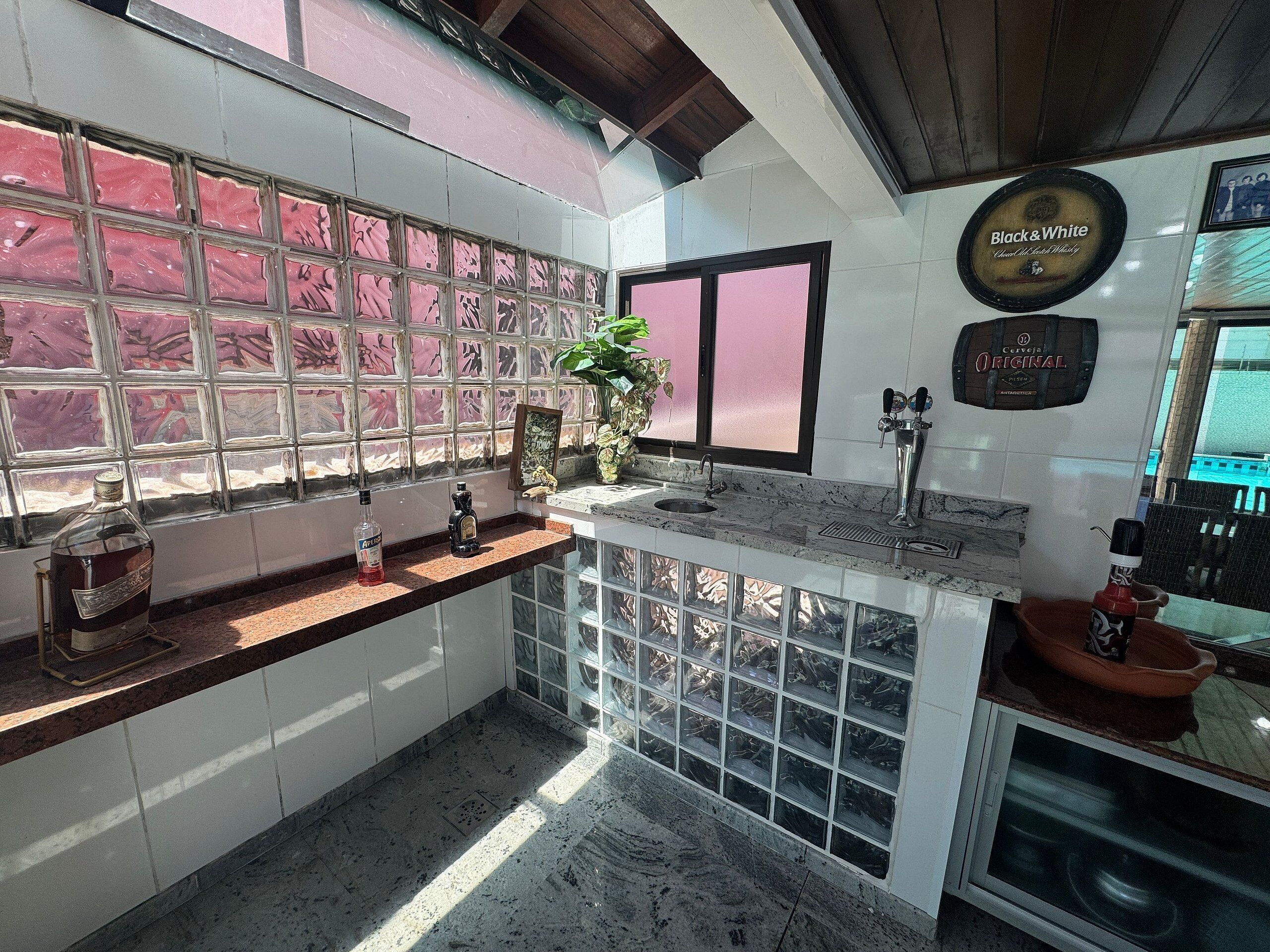 Deluxe House, Pool Access, Pool View | Private kitchen | Fridge, microwave, cookware/dishes/utensils