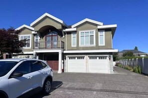 Exterior - Vancouver Garden Hotel (Richmond)