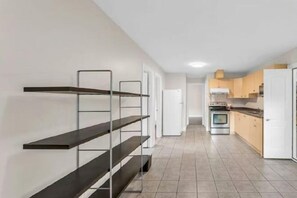 Interior - Vancouver Garden Hotel (Richmond)