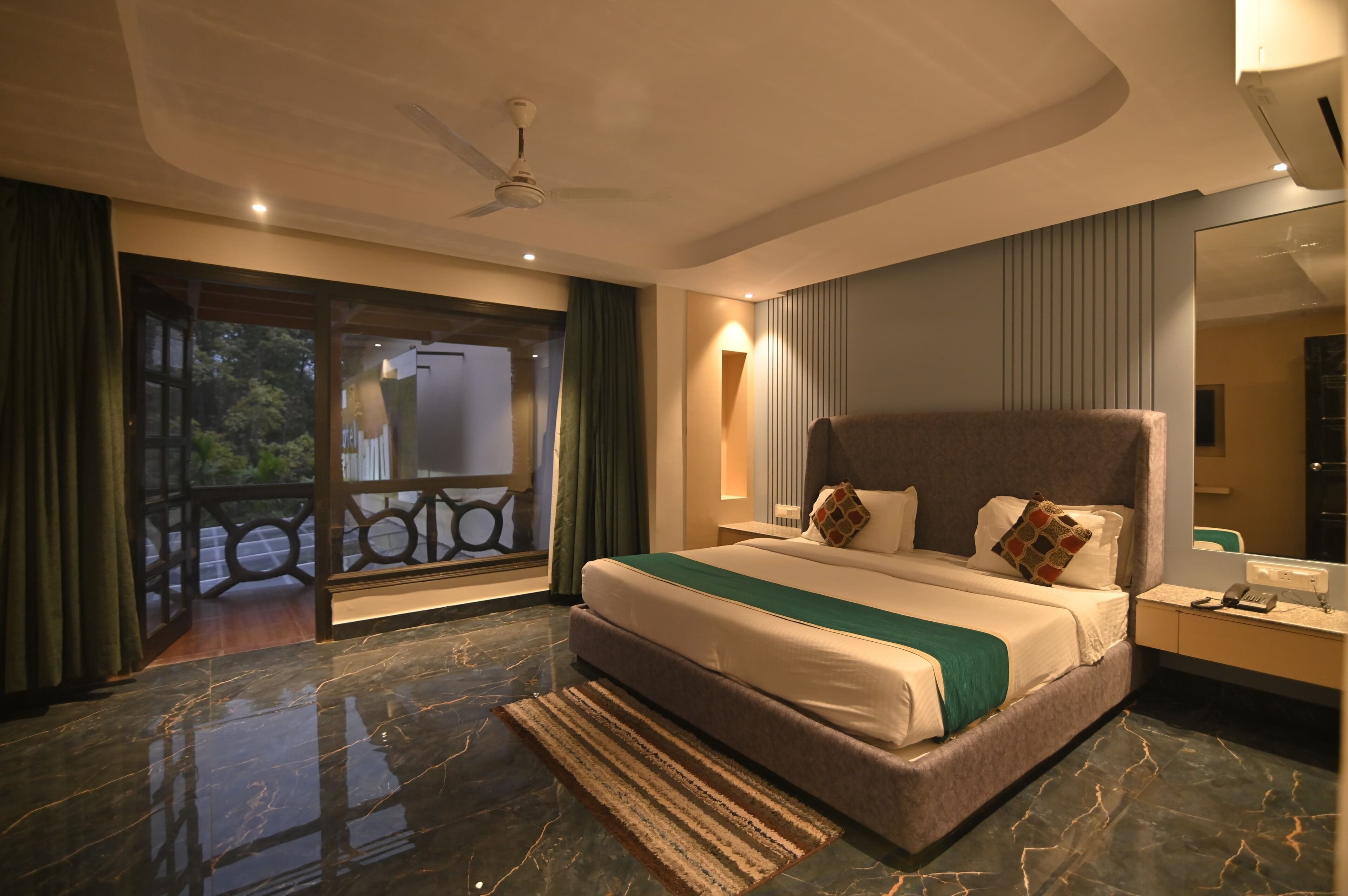 Comfort Suite, Balcony, Lake View | Desk, laptop workspace, blackout curtains, free WiFi