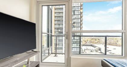 Modern High Rise Condo w Private PatioâDowntown
