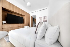 Iron/ironing board, WiFi, bed sheets