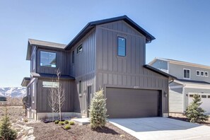 Exterior - 6BR Dream Chalet • Hot Tub • EV • Sleeps 20 (Park City)