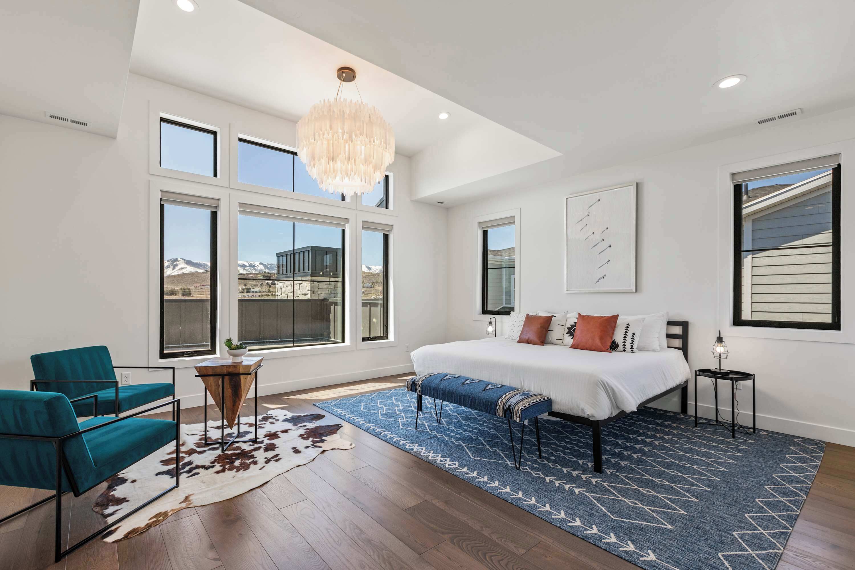 6 chambres, bureau, fer et planche à repasser, lit parapluie