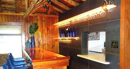 Beautiful Guest Cabin on Quiet Estate