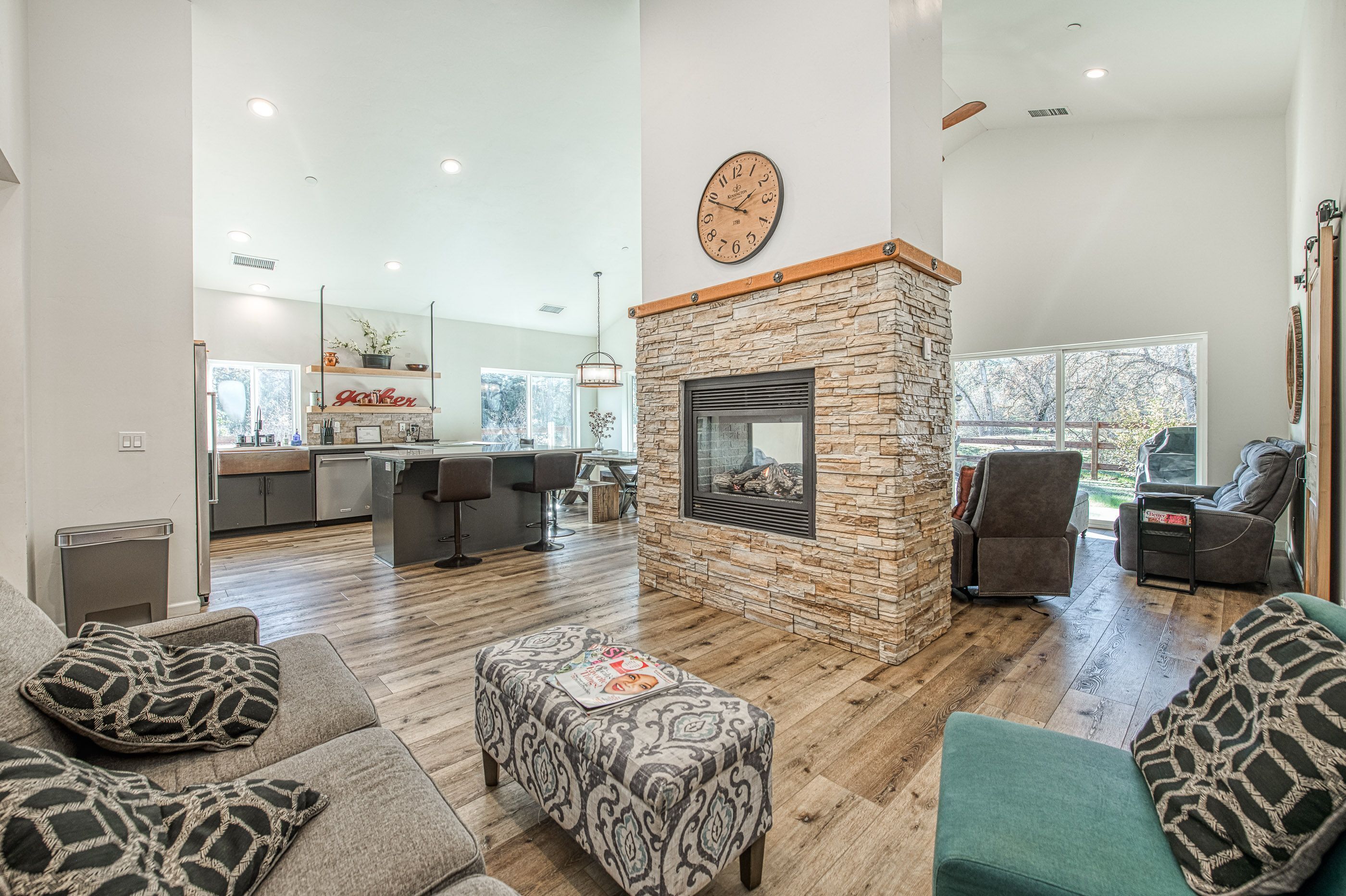 TV, fireplace, table tennis, books