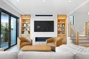 Smart TV, fireplace, offices
