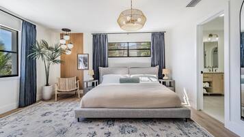 4 bedrooms, desk, iron/ironing board, travel crib