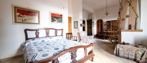 1 habitación, escritorio, wifi y ropa de cama