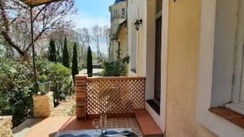 Classic Cottage, Patio, Garden View | Terrace/patio