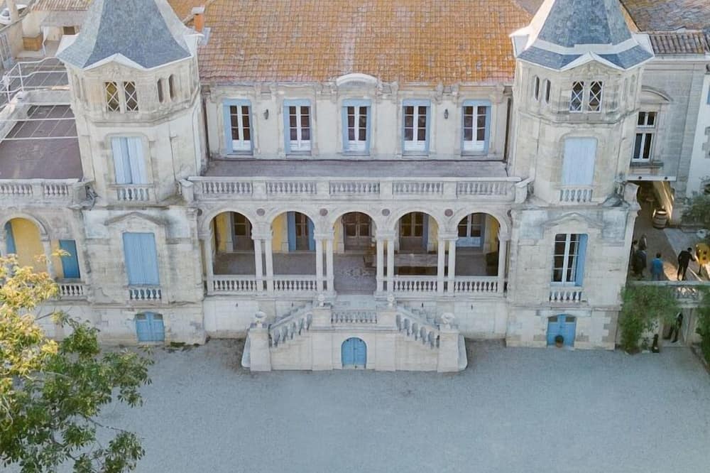 Chateau Sainte Cecile