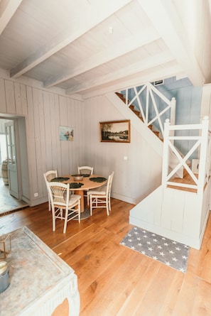 Classic Cottage, Patio, Garden View | Dining room - Chateau Sainte Cecile (Saint-Thibery)