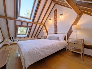 3 chambres, fer et planche à repasser, lit de bébé portatif, Wi-Fi