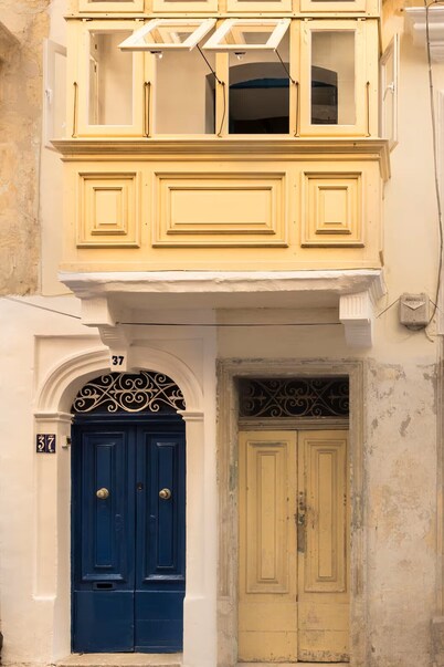 Charming 2 bedroom maisonette in Valletta JELL1-3