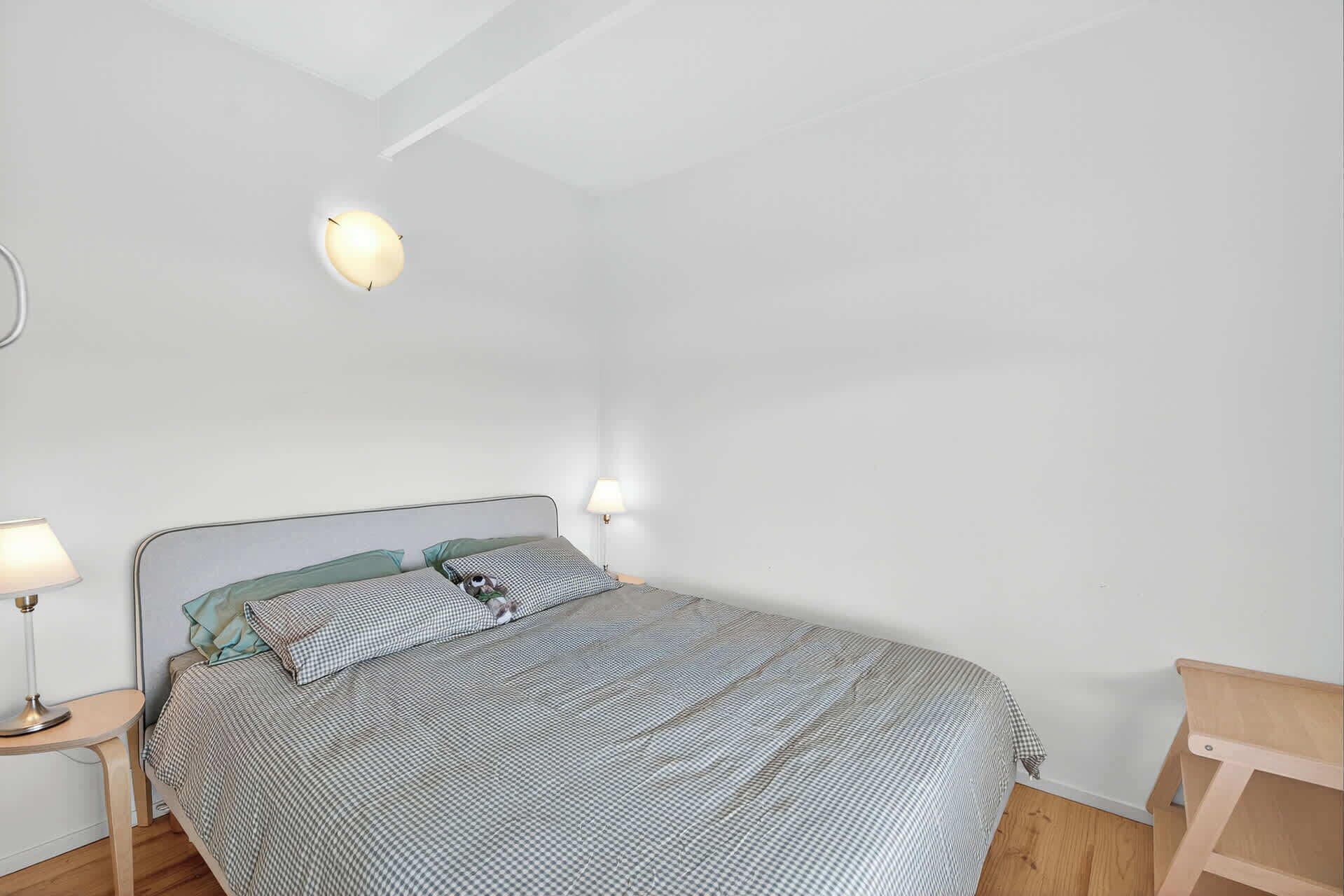 4 bedrooms, WiFi, bed sheets