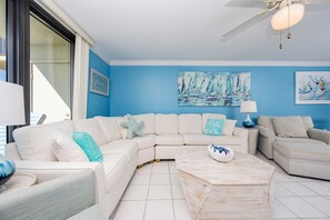 Condo, 3 habitaciones | Área de sala de estar
