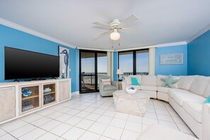 Condo, 3 habitaciones | Área de sala de estar