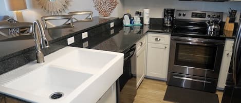 Appartement, 3 slaapkamers | Privékeuken | Een koelkast, een oven