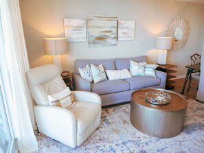 Condo, 3 Bedrooms | Living area