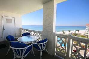 Condo, 1 habitación | Restaurante al aire libre