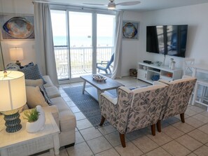 House, 1 Bedroom | Living area - Pelican Beach 0210 1 Bedroom Home (Destin)