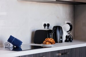 Refrigerador, microondas, horno y lavavajillas 