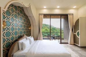 5 quartos, acesso à internet, roupa de cama