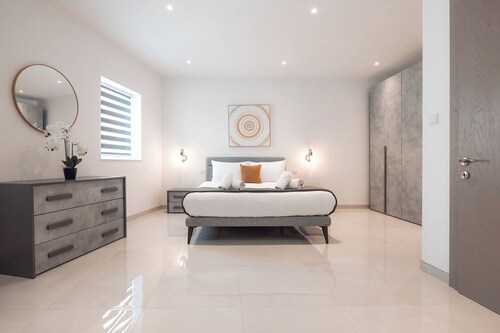 Enjoy luxury and comfort in this modern 3-story home in Mellieħa with a private lift, rooftop jacuzzi, sea and countryside views, 3 bedrooms, 3 bathrooms, and spacious terraces. Perfect for families or friends just minutes from Malta’s best beaches.
