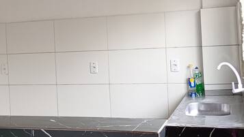 Jabón, shampoo, papel de baño