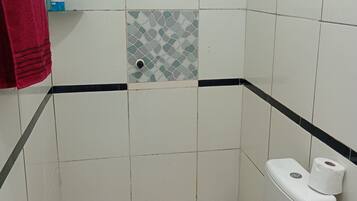 Sabonete, shampoo, papel higiênico