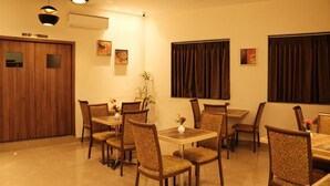 Dining - The Platinum Boutique Inn Hotel (Hyderabad)