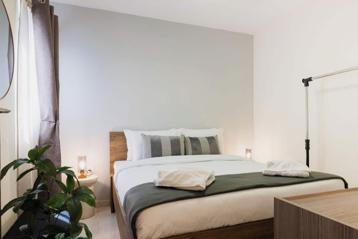 3 habitaciones, tabla de planchar con plancha y wifi gratis 