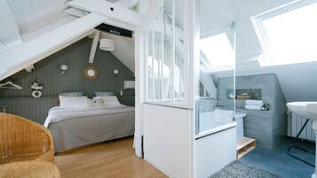 Classic Room | Iron/ironing board, free WiFi