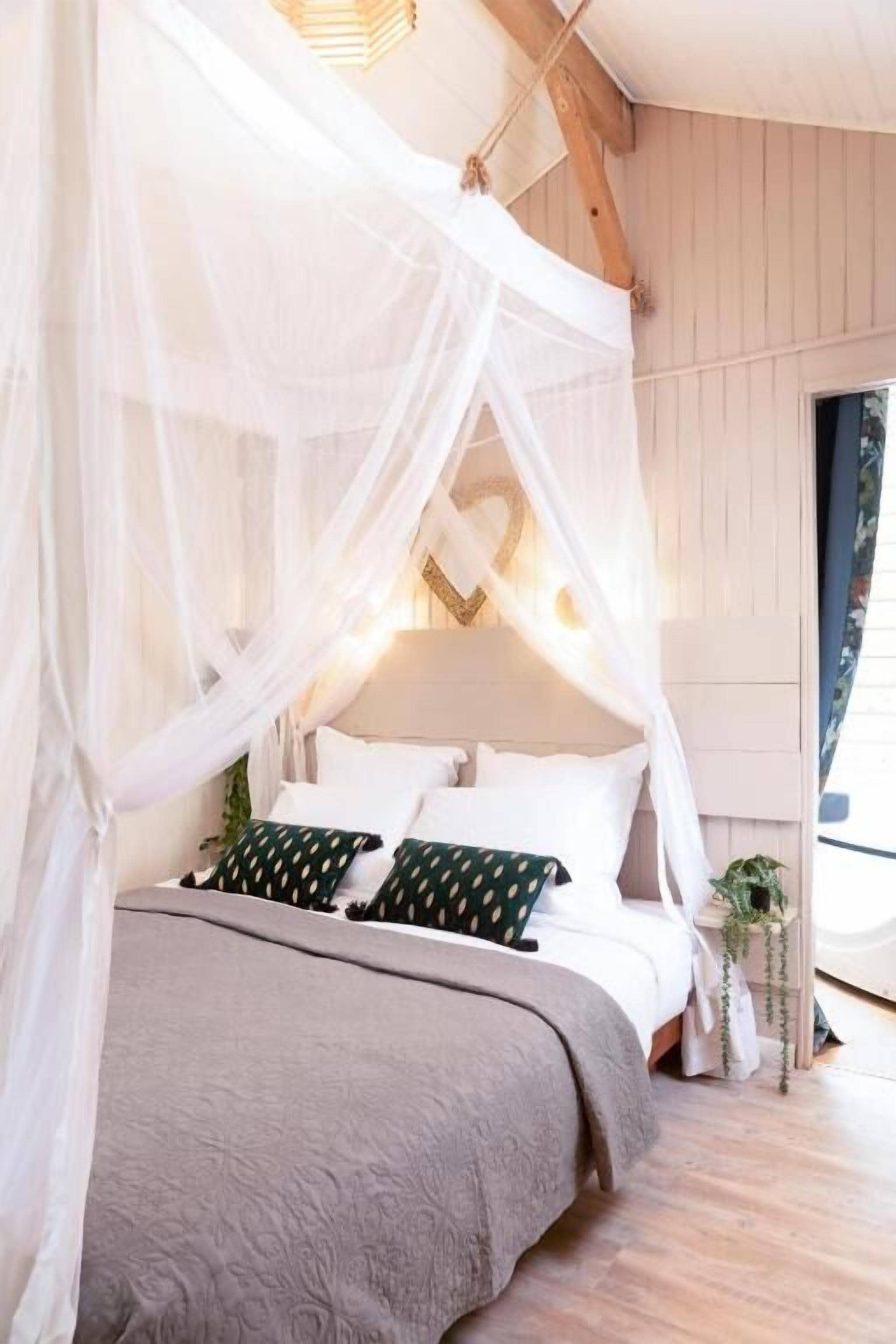 Deluxe Room, Patio, Garden View | Iron/ironing board, free WiFi