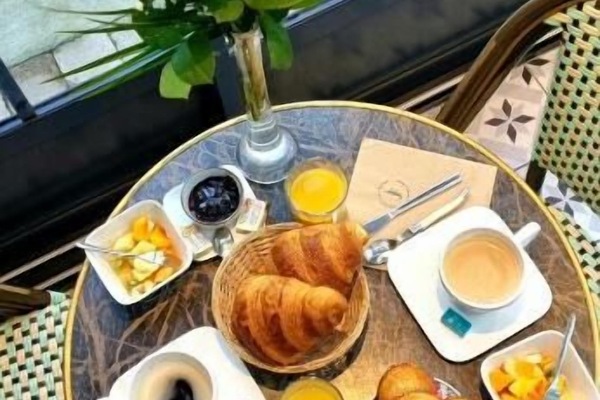 Daily continental breakfast for a fee