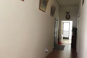 Interior - LA Homestay (Los Angeles)