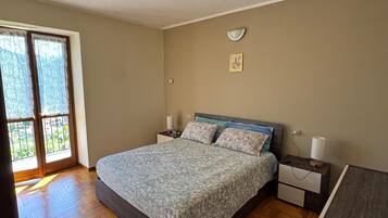 2 Schlafzimmer, Reisekinderbett, WLAN, Bettwäsche