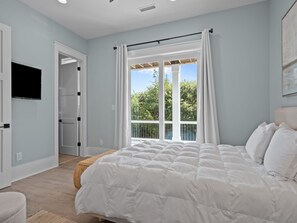 6 slaapkamers, een strijkplank/strijkijzer, gratis wifi, beddengoed