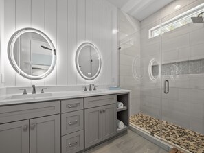 Towels - Silver Lining- Luxury Retreat in Dolphin Ridge (Emerald Isle)