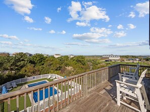 Property grounds - The Jackson: Cozy Beach Cottage with Pool! (Emerald Isle)