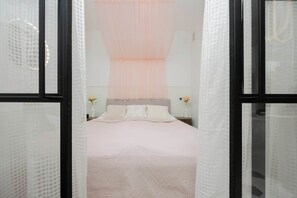 1 chambre, fer et planche à repasser, lit parapluie, Wi-Fi