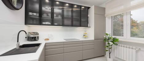 Réfrigérateur, plaque de cuisson, lave-vaisselle