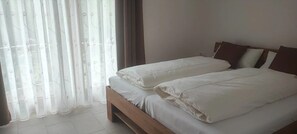 1 bedroom, WiFi, bed sheets, wheelchair access