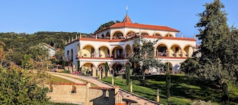 Apartment in A Hotel 'Einhorn' with Mountain View, Shared Terrace and Wi-Fi